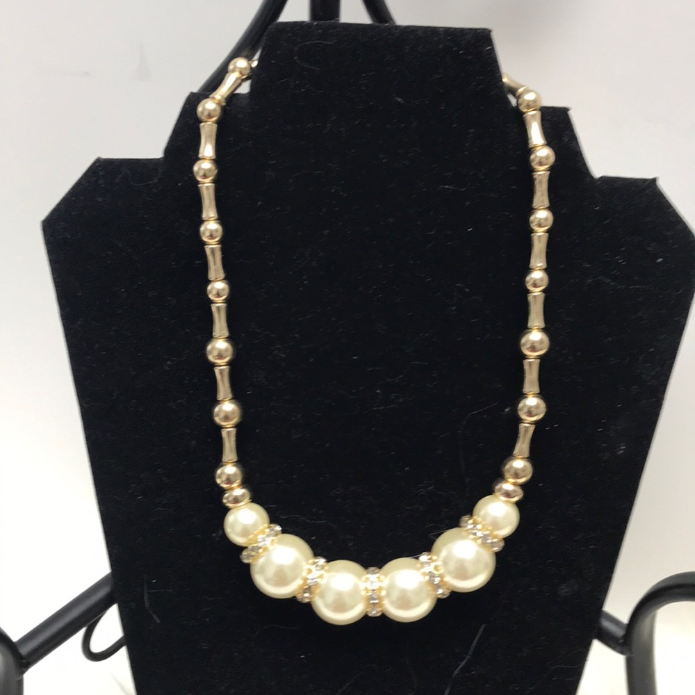 Statement necklace